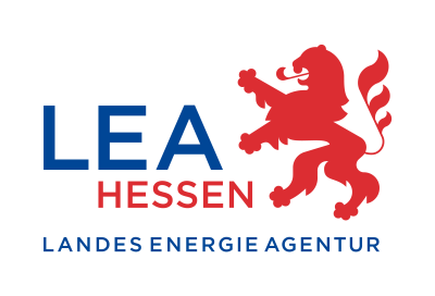 Logo der LEA Hessen in rot und blau mit einem roten Löwen